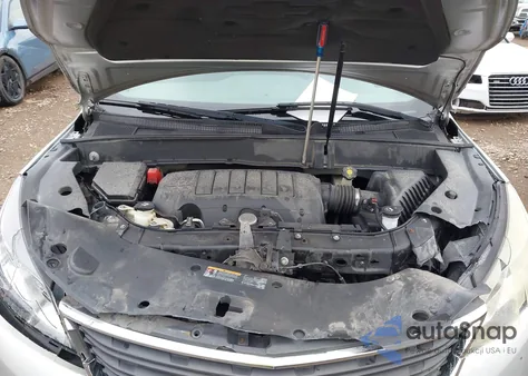 2015 Chevrolet Traverse Ls из США, поврежденный, VIN 1GNKRFKD7FJ106926